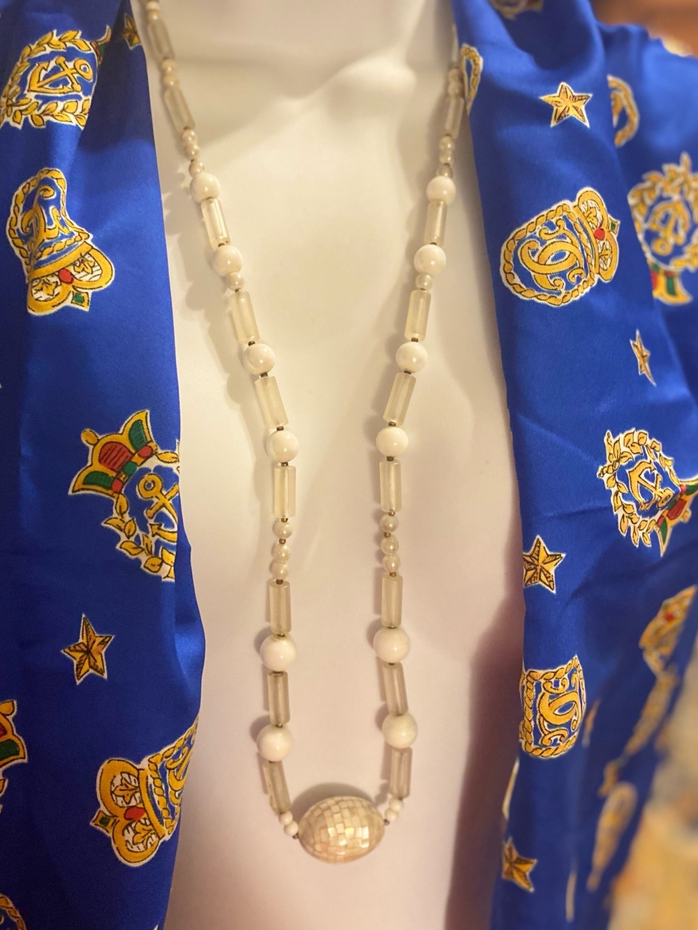 Vintage Carol Dauplaise Mosaic Mother Of Pearl Frosted Moonstone Lucite Necklace